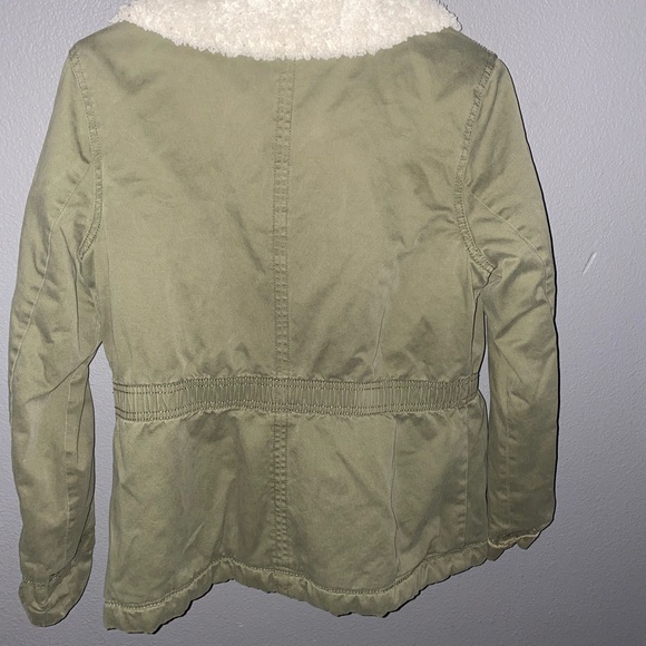 Old Navy Size Medium Warm Coat Green w/ 4 pockets all snaps in working condition - Picture 2 of 6